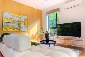 2BR Apt in Docklands WiFi City walk Water nearby